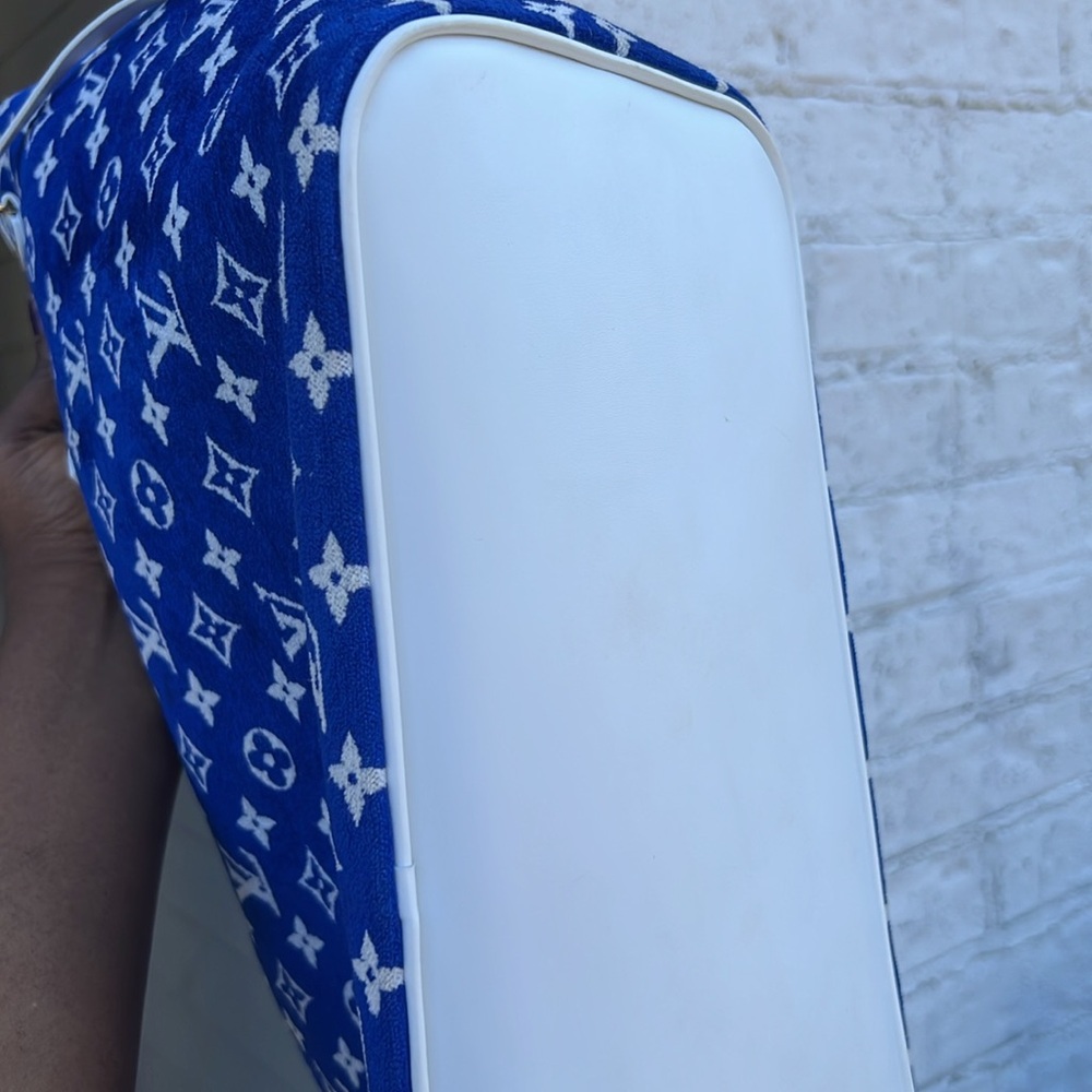 $125 ENTRY for this LTD BLUE VELVET 2022 LV NEVERFULL Customer Appreciation - Picture 6 of 17